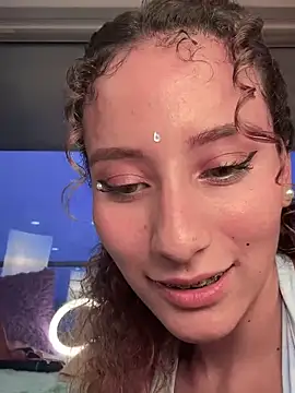 Snapshot of varenkaivanova_22 chatting on February 26, 2025, 11:11 am varenkaivanova 22 online show from February 26, 2025, 11:11 am