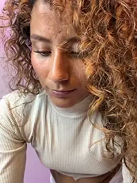 Snapshot of varenkaivanova_22 chatting on January 12, 2025, 5:24 am varenkaivanova 22 online show from January 12, 2025, 5:24 am