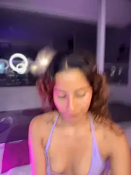 Snapshot of varenkaivanova_22 chatting on January 15, 2025, 6:33 am varenkaivanova 22 online show from January 15, 2025, 6:33 am