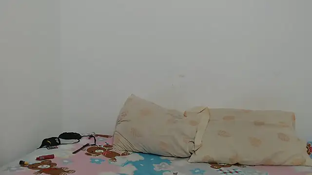 Snapshot of Naugthydolls chatting on March 14, 2025, 12:43 am Naugthydolls online show from March 14, 2025, 12:43 am