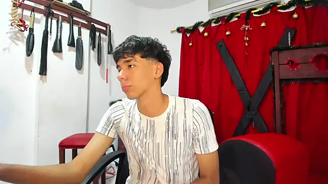 Harry LatinBoy online show from December 17, 2024, 11:05 pm