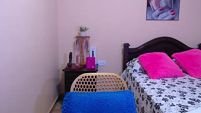 Snapshot of sara_florez1 chatting on December 1, 2025, 12:06 pm sara florez1 online show from December 1, 2025, 12:06 pm