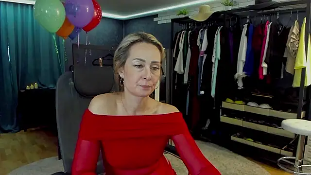 Snapshot of Julia_Cherry_ chatting on February 12, 2026, 1:55 pm Julia Cherry online show from February 12, 2026, 1:55 pm