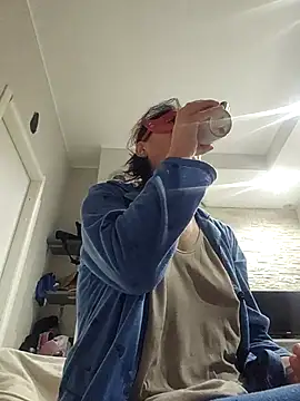 Vagabondainnamorata online show from November 13, 2025, 3:32 am