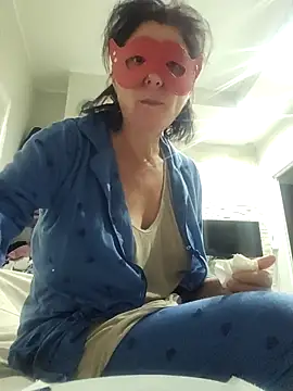 Vagabondainnamorata online show from November 6, 2025, 4:49 am