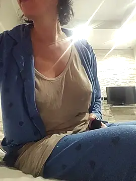 Vagabondainnamorata online show from November 28, 2025, 4:12 am