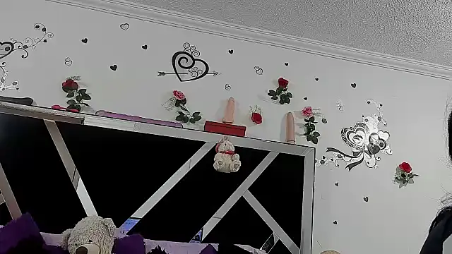 abby eemily online show from October 24, 2025, 12:04 pm