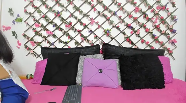 abby eemily online show from March 19, 2025, 7:06 pm