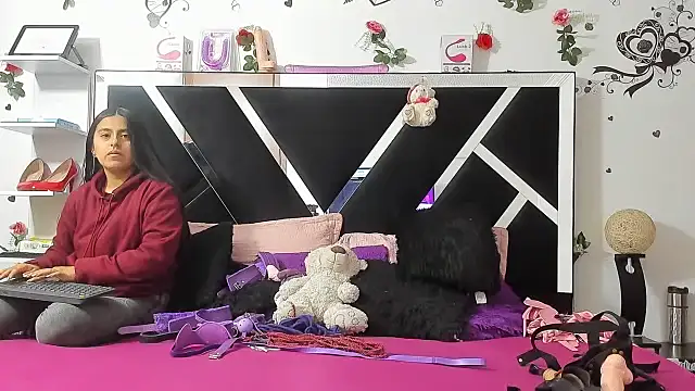 abby eemily online show from September 9, 2025, 12:03 pm