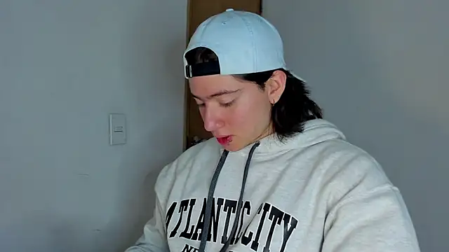 AngelBennet  online show from November 18, 2025, 1:10 am