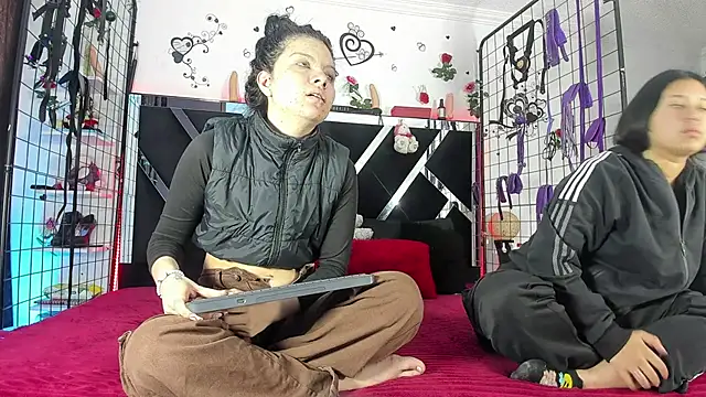 Snapshot of thedream_girls chatting on November 20, 2025, 12:06 pm thedream girls online show from November 20, 2025, 12:06 pm