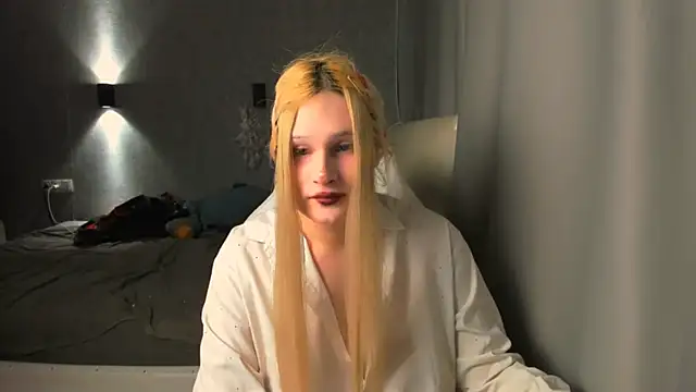 Kleo Godde online show from November 12, 2025, 9:29 pm