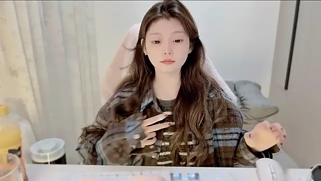 Snapshot of yangyang-1115 chatting on November 15, 2025, 5:00 am yangyang-1115 online show from November 15, 2025, 5:00 am