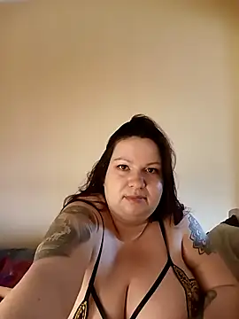 Snapshot of Szilvi93 chatting on February 5, 2026, 12:01 pm Szilvi93 online show from February 5, 2026, 12:01 pm