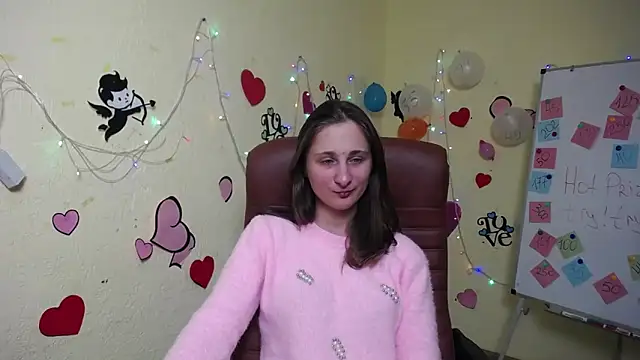 Snapshot of MichelLeee chatting on February 10, 2025, 12:08 pm MichelLeee online show from February 10, 2025, 12:08 pm