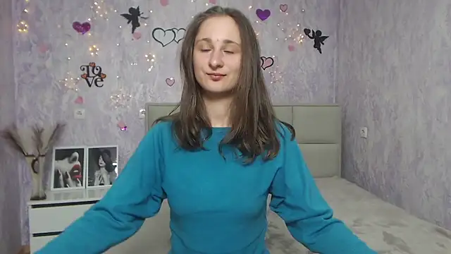 Snapshot of MichelLeee chatting on February 13, 2025, 12:11 pm MichelLeee online show from February 13, 2025, 12:11 pm