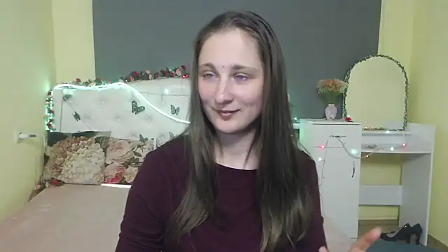 Snapshot of MichelLeee chatting on April 30, 2026, 11:28 am MichelLeee online show from April 30, 2026, 11:28 am