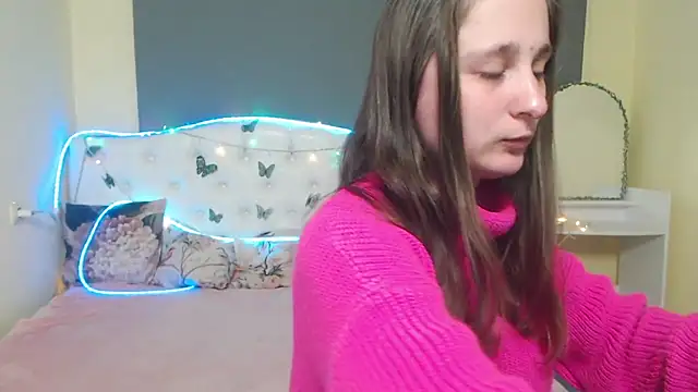 MichelLeee online show from April 21, 2026, 11:50 am