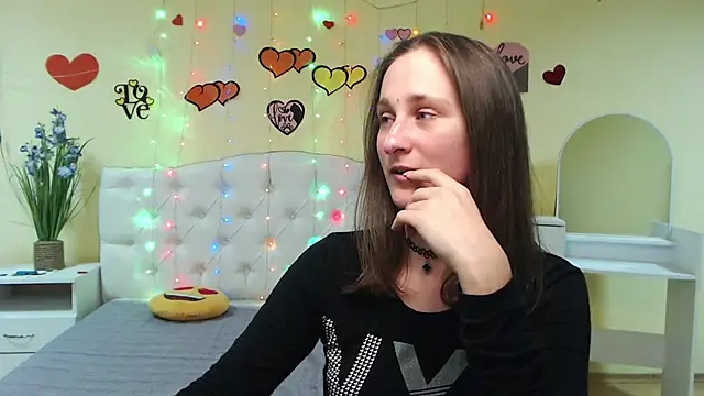 Snapshot of MichelLeee chatting on March 6, 2025, 3:13 pm MichelLeee online show from March 6, 2025, 3:13 pm