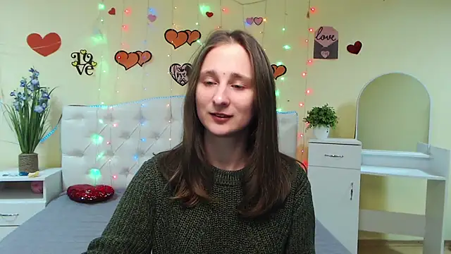 Snapshot of MichelLeee chatting on February 11, 2025, 12:15 pm MichelLeee online show from February 11, 2025, 12:15 pm