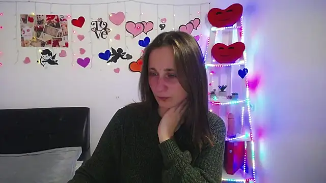Snapshot of MichelLeee chatting on February 26, 2025, 12:05 pm MichelLeee online show from February 26, 2025, 12:05 pm