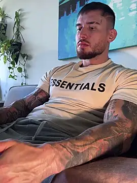 DimitriSullivan  online show from April 23, 2026, 1:24 pm