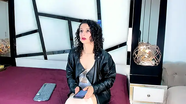 AriannaRussell  online show from February 13, 2026, 2:28 pm