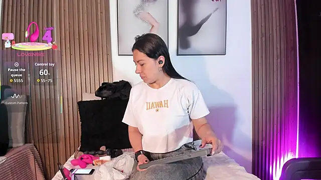 Ella Rousse online show from November 29, 2025, 2:06 pm