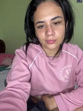 Snapshot of Leyna_Kenet chatting on January 7, 2025, 10:52 pm Leyna Kenet online show from January 7, 2025, 10:52 pm