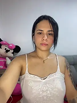 Snapshot of Leyna_Kenet chatting on December 24, 2024, 7:06 am Leyna Kenet online show from December 24, 2024, 7:06 am