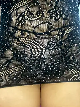 Snapshot of Leyna_Kenet chatting on February 16, 2025, 4:42 am Leyna Kenet online show from February 16, 2025, 4:42 am