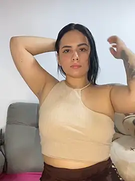 Snapshot of Leyna_Kenet chatting on March 2, 2025, 12:09 am Leyna Kenet online show from March 2, 2025, 12:09 am