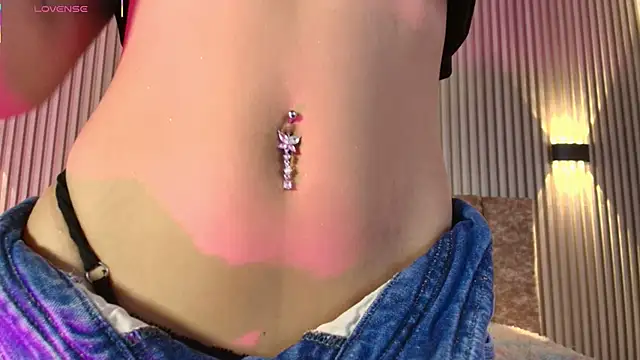 tiffany johnson11 online show from November 5, 2025, 7:17 pm