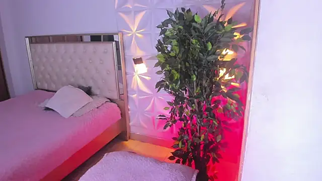 im sebaslopez online show from September 25, 2025, 4:07 am