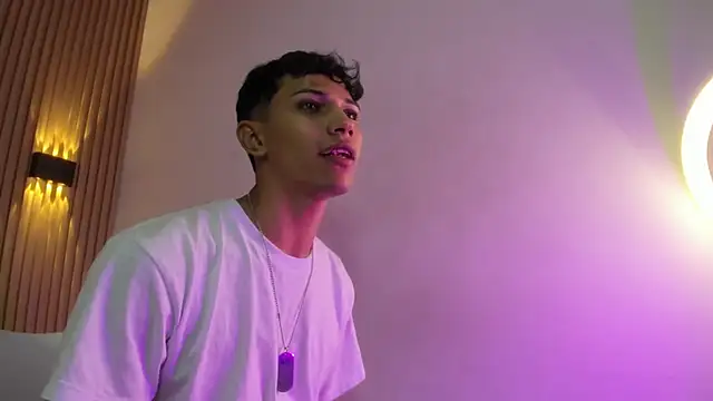 im sebaslopez online show from March 12, 2025, 3:57 am