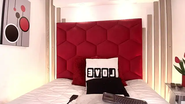 Snapshot of Aniie_Doll chatting on July 21, 2026, 8:32 pm Aniie Doll online show from July 21, 2026, 8:32 pm