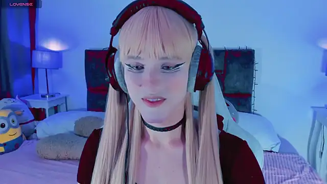 Snapshot of Kirmyy_ chatting on September 30, 2025, 8:59 pm Kirmyy online show from September 30, 2025, 8:59 pm