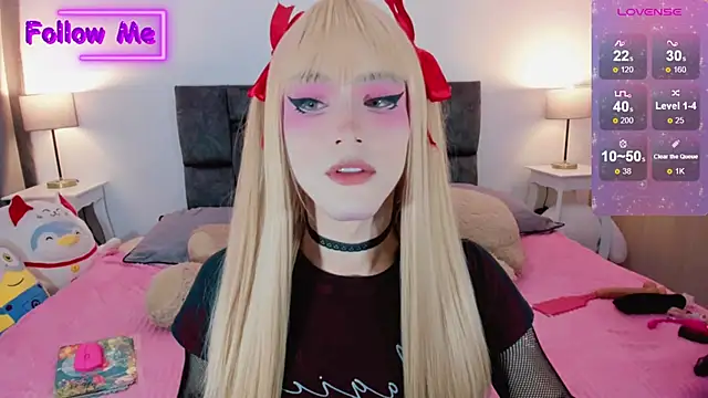 Snapshot of Kirmyy_ chatting on February 4, 2025, 10:45 pm Kirmyy online show from February 4, 2025, 10:45 pm