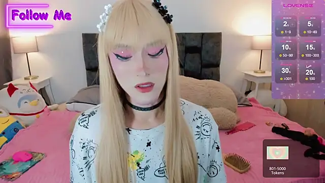 Snapshot of Kirmyy_ chatting on February 5, 2025, 9:29 pm Kirmyy online show from February 5, 2025, 9:29 pm