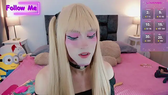 Snapshot of Kirmyy_ chatting on February 17, 2025, 12:43 am Kirmyy online show from February 17, 2025, 12:43 am