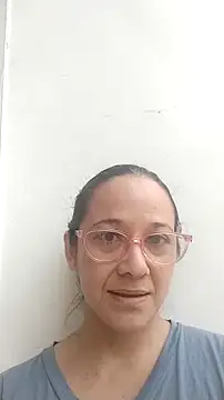 nicolle milf1978 online show from December 3, 2025, 1:54 pm