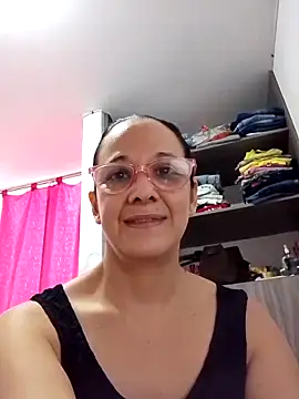 nicolle milf1978 online show from March 25, 2026, 11:53 am