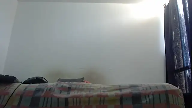 nicolle milf1978 online show from November 26, 2025, 1:11 pm