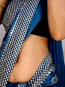 xpihu online show from November 1, 2025, 5:51 pm