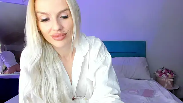 Lana kitty   online show from October 14, 2025, 12:22 am