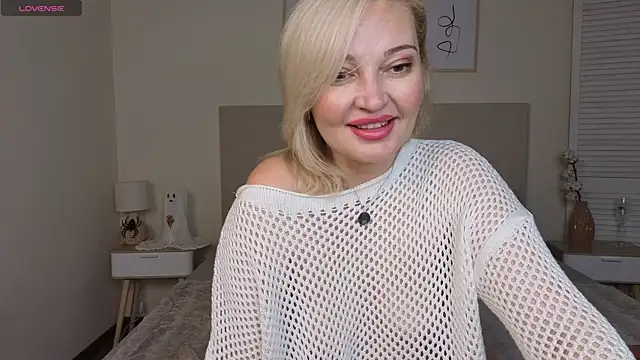 Milena candyy online show from November 19, 2025, 9:31 am