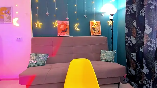 Snapshot of Xloe_Queen chatting on February 11, 2025, 9:20 am Xloe Queen online show from February 11, 2025, 9:20 am