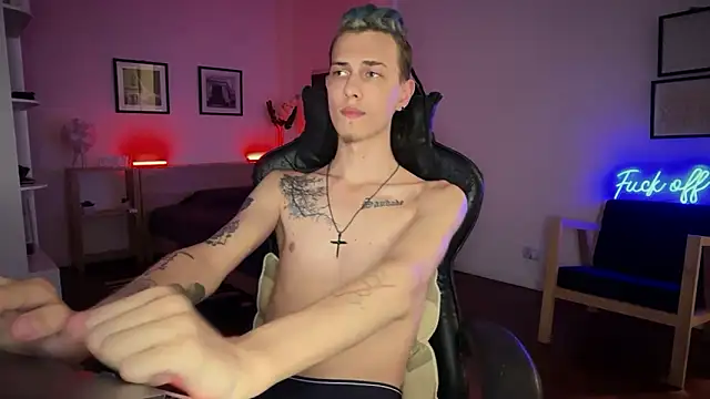 Snapshot of Den_BlueXx chatting on December 19, 2025, 12:25 am Den BlueXx online show from December 19, 2025, 12:25 am