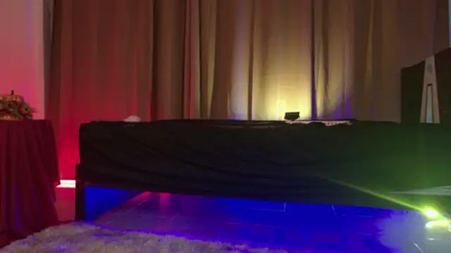 Snapshot of Little_maeve chatting on November 5, 2025, 10:24 pm Little maeve online show from November 5, 2025, 10:24 pm