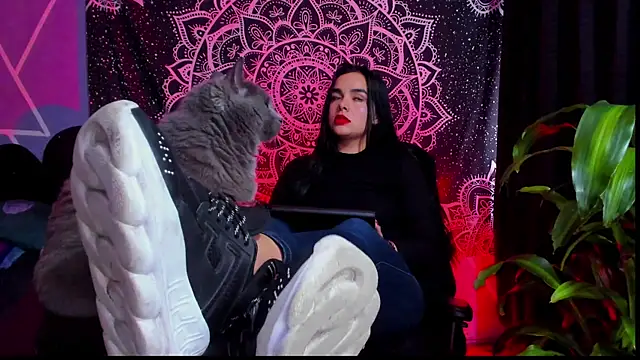 Snapshot of thakytona chatting on April 26, 2026, 7:44 pm thakytona online show from April 26, 2026, 7:44 pm